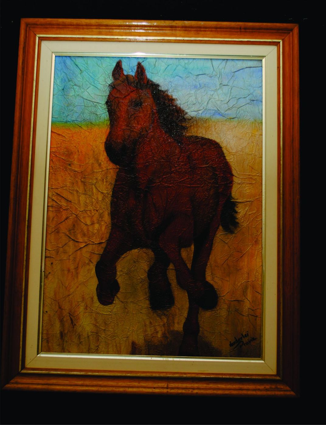 Pintura de cavalo marrom em campo dourado